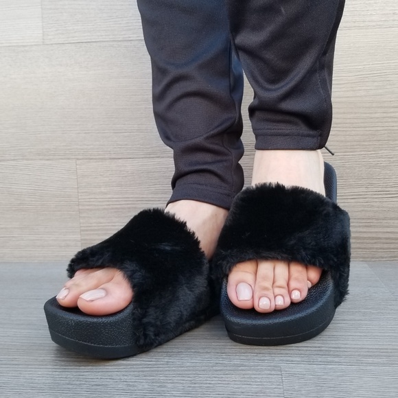 Sexy Black Fluffy Fur Chunky Slider Sandal - Picture 2 of 8